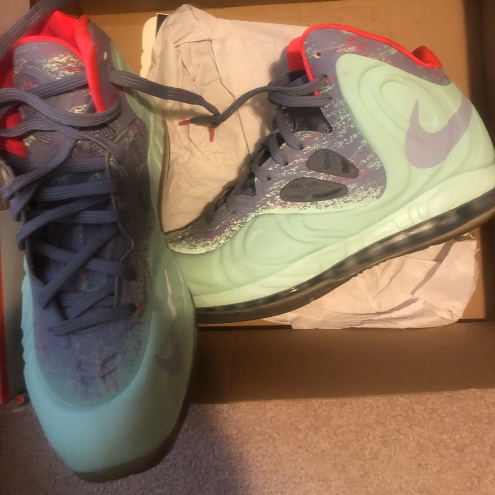 Nike Rondo Christmas Hyperposite